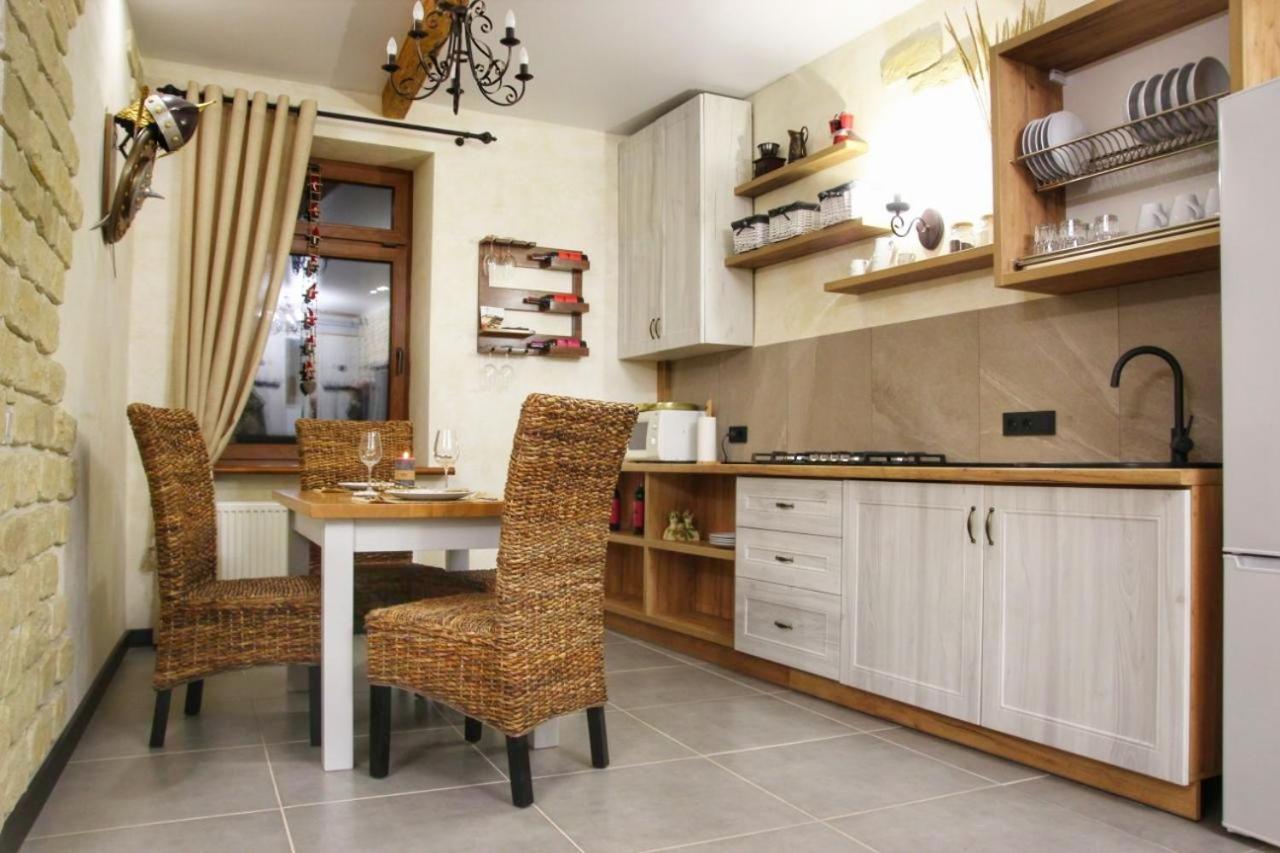 Гетьманські Палати , Старе Місто, 2 Спальні, Балкон-Тераса , 85 М Кв Kamianets-Podilsky Extérieur photo